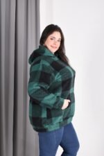 Canguro cuadrillé plus size mujer vista lateral con capucha
