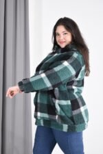 Canguro cuadrillé plus size mujer vista lateral con capucha