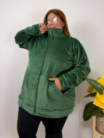 Campera plush manga japonesa, talle especial de dama.