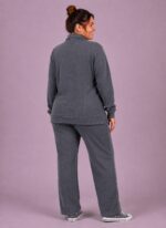 Conjunto campera con cuello y pantalón morley diesel en talles especiales para mujer.